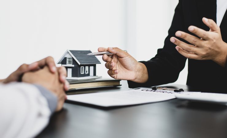 What Is the Difference Between a Trust and an Estate?